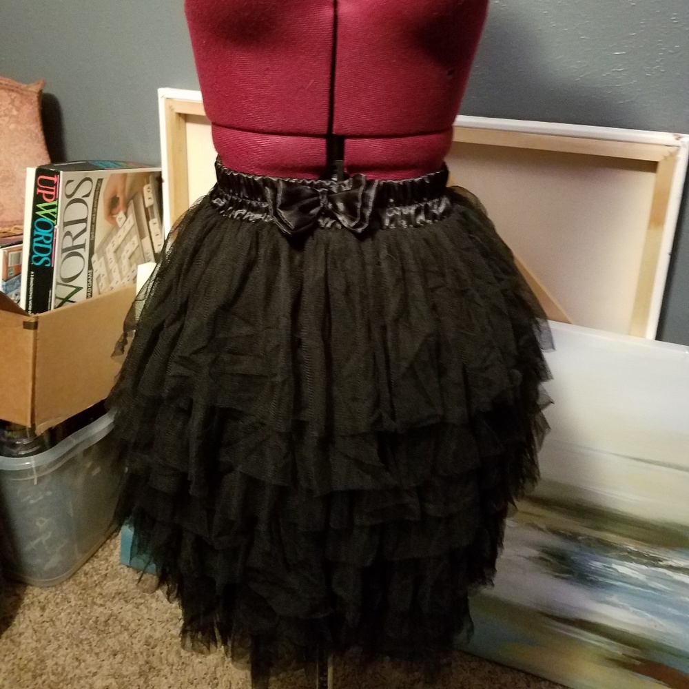 Soft layered tulle skirt with elastic band and bow